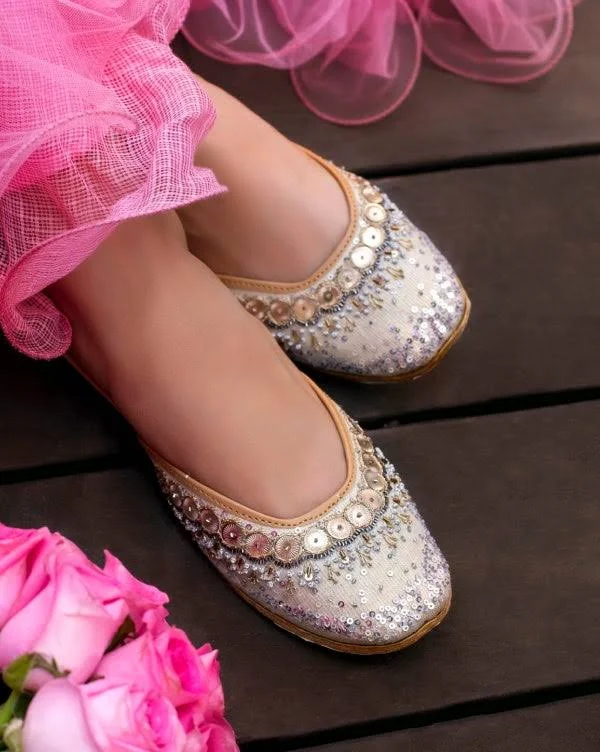 women's punjabi jutti